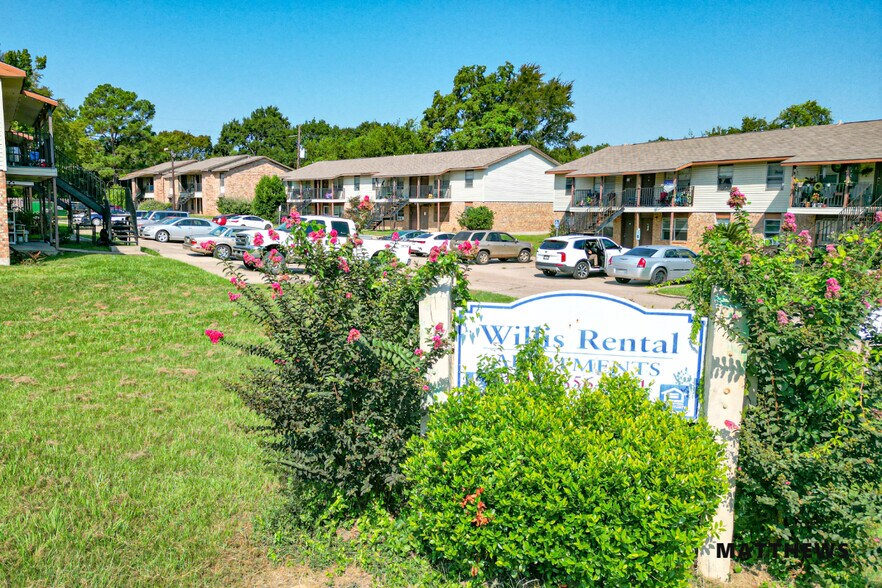 Primary Photo Of 203 E Watson St, Willis Apartments For Sale