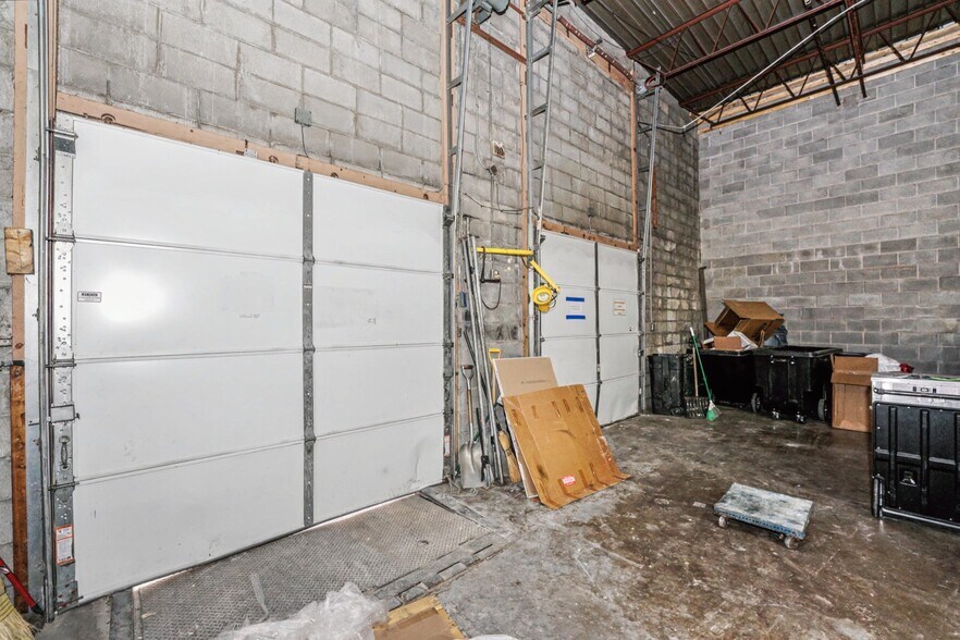 More Photos Of 5515 W Florist Ave, Milwaukee Warehouse For Sale