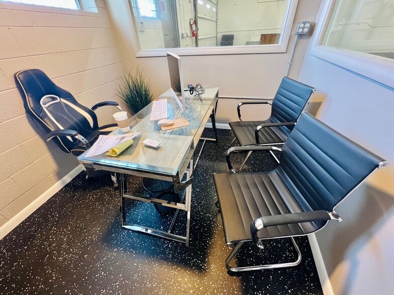 More Photos Of 4940 E Asbury Ave, Denver Warehouse For Lease