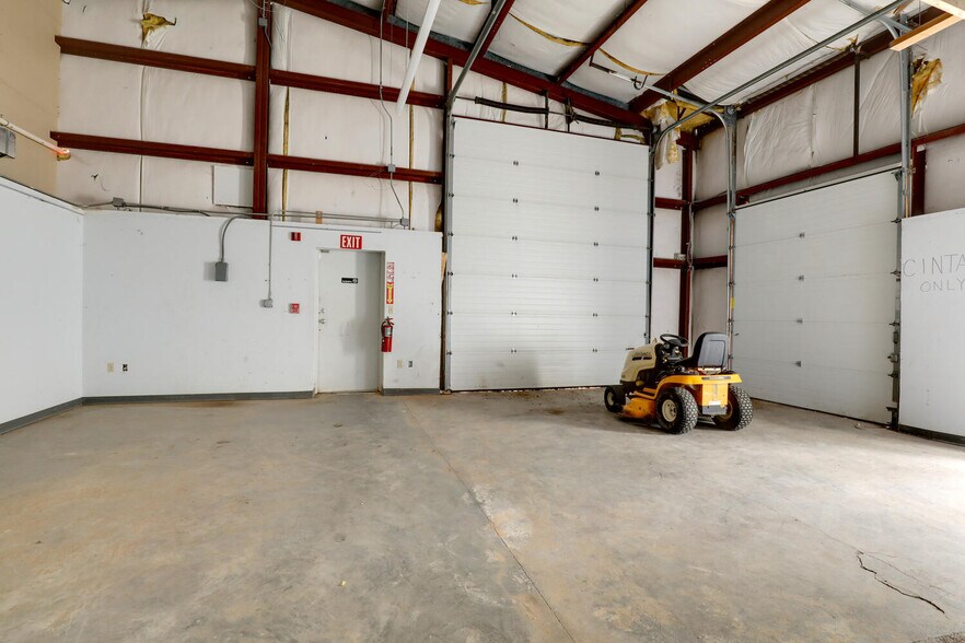 More Photos Of 2414 W Schneidman Dr, Quincy Industrial For Lease
