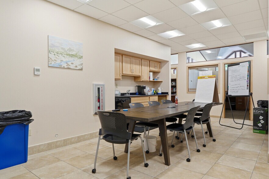 More Photos Of 123 Durbin St, Casper Office For Sale