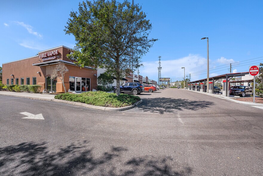 More Photos Of 10690 Gandy Blvd N, Saint Petersburg Unknown For Lease
