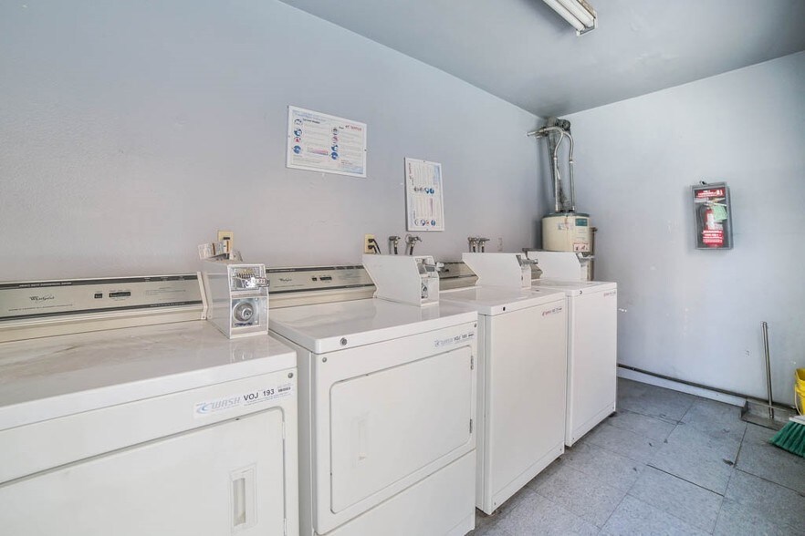 More Photos Of 140 S Westmoreland Ave, Los Angeles Apartments For Sale