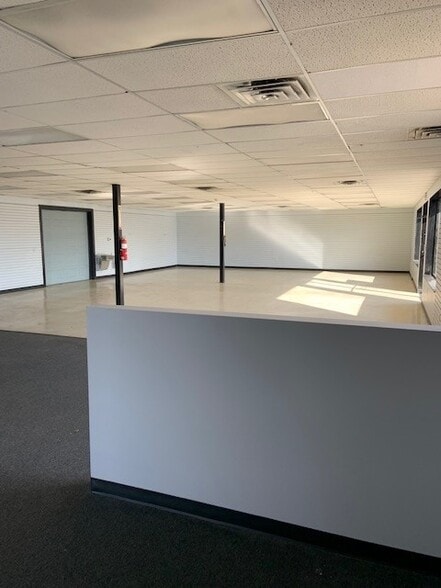 More Photos Of 2015 Family Cir, Lexington Freestanding For Lease