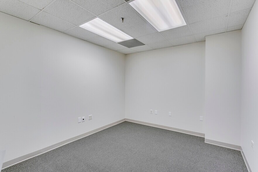 More Photos Of 4041 Powder Mill Rd, Beltsville Office Residential For Lease