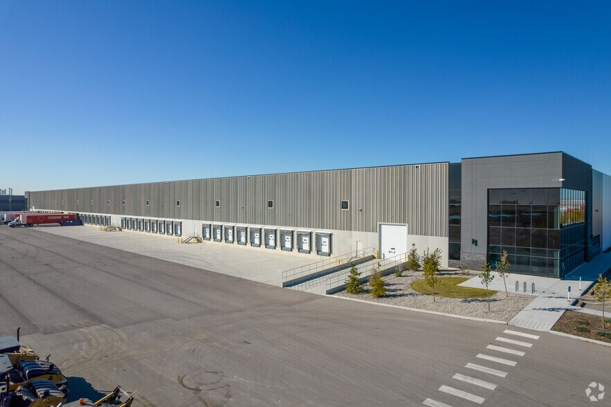More Photos Of 6600 72 Ave SE, Calgary Manufacturing For Lease