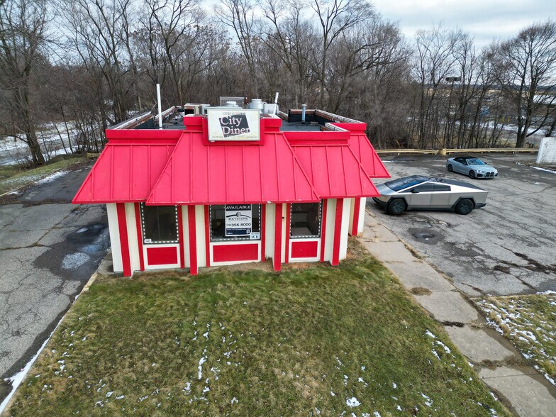 More Photos Of 3010 N Saginaw St, Flint Freestanding For Lease