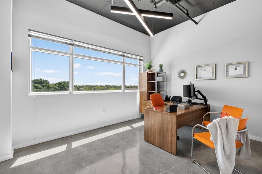 More Photos Of 7301 SW 57th Ct, South Miami Office For Sale