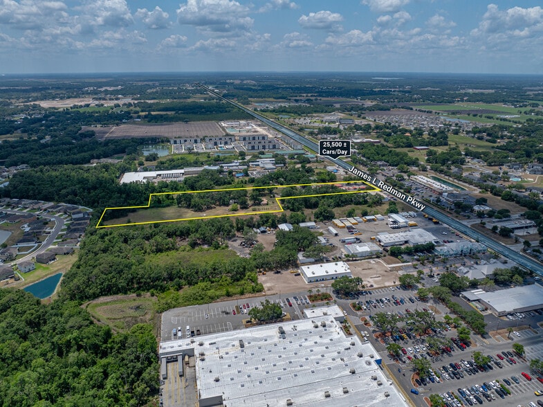 More Photos Of 2914 James L Redman Pky, Plant City Storefront Retail Office For Sale