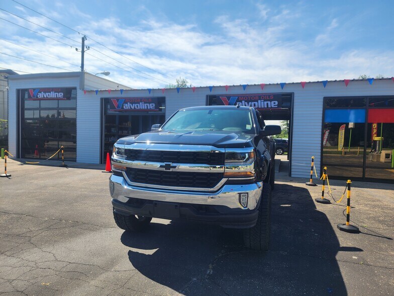 More Photos Of 5955 E 21st St, Indianapolis Carwash For Sale