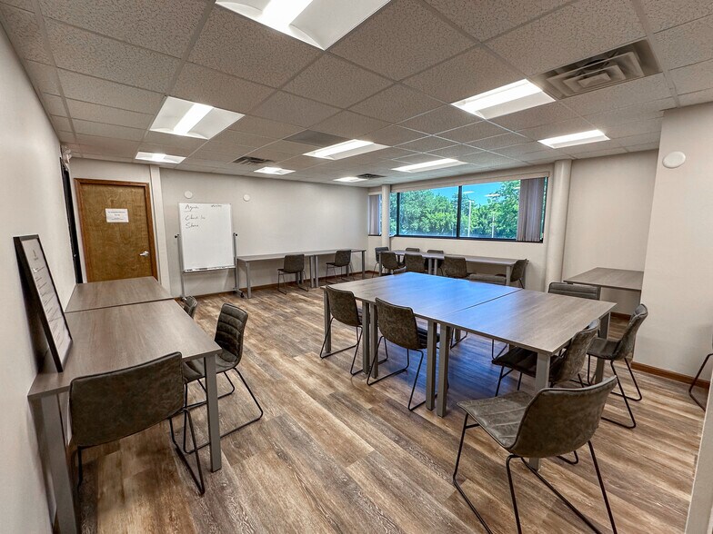 More Photos Of 600 3rd St N, La Crosse Office For Lease