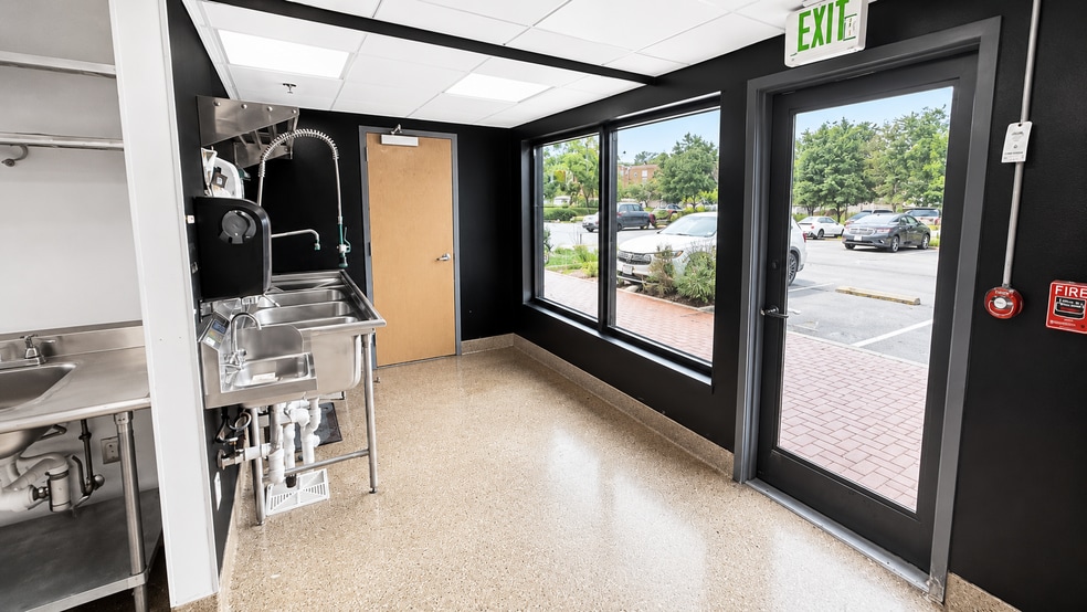 More Photos Of 2300 N Pershing Dr, Arlington Medical For Sale