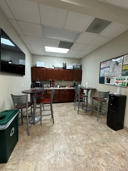 More Photos Of 4371 US Highway 17, Orange Park Office For Lease