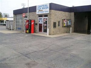 Primary Photo Of 2 W Main St, Cambridge City Carwash For Lease
