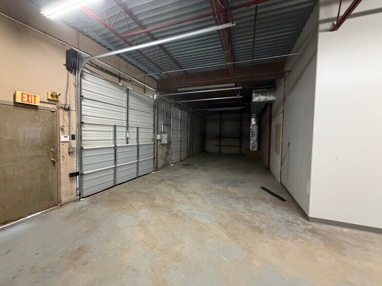 More Photos Of 11244 E 55th Pl, Tulsa Manufacturing For Lease