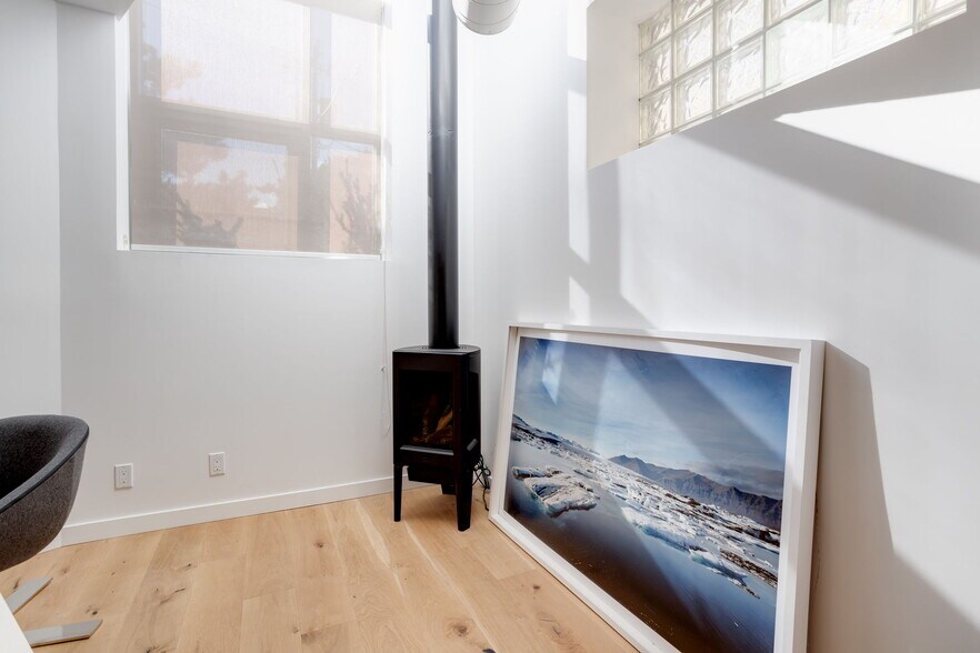 More Photos Of 115 Walnut Ave, Toronto Office For Sale