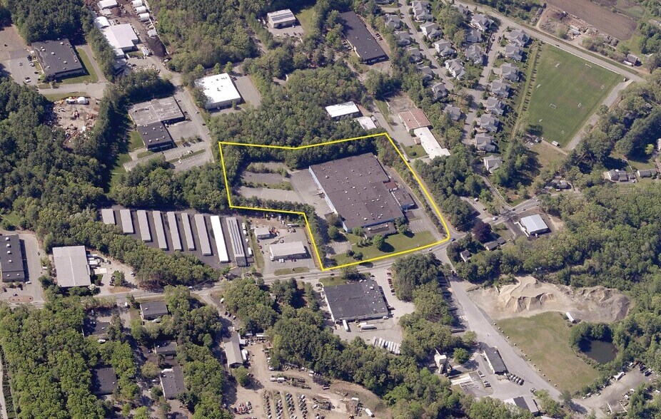 More Photos Of 555 Main St, Hudson Warehouse For Sale