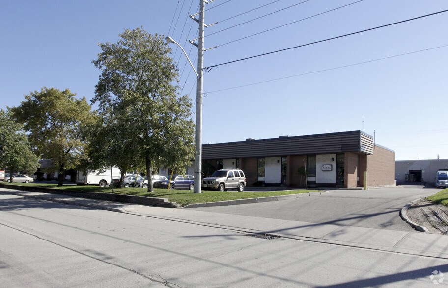 More Photos Of 2708-2724 Rena Rd, Mississauga Flex For Sale