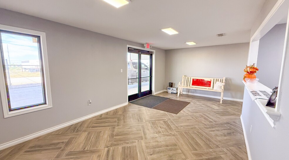 More Photos Of 509 Madrid Rd, Odessa Industrial For Sale