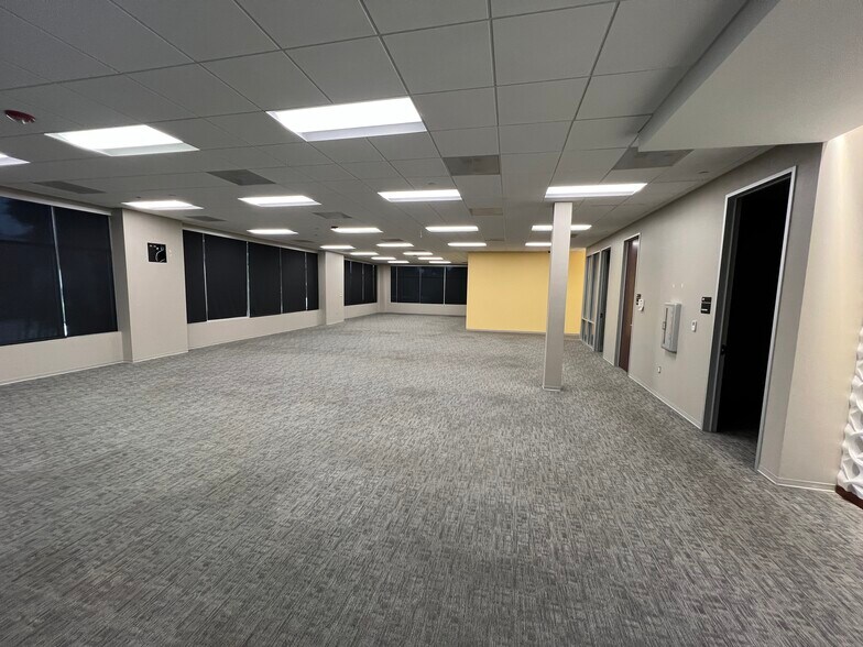 More Photos Of 5920 William Cannon Dr, Austin Medical For Sale