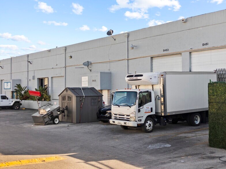 More Photos Of 8449-8459 NW 66th St, Miami Warehouse For Lease