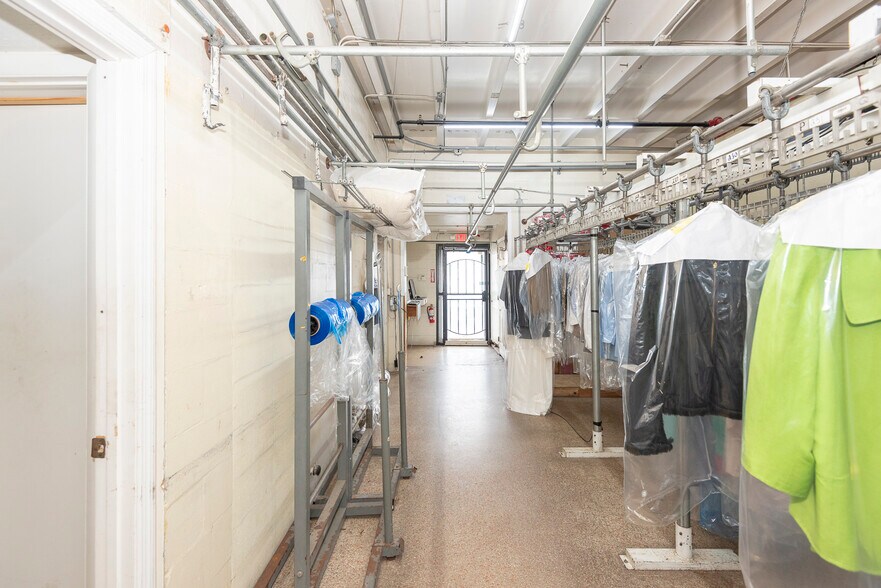 More Photos Of 133 Main St, Daytona Beach Freestanding For Sale