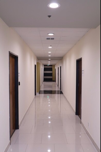 More Photos Of 25 S Raymond Ave, Alhambra Medical For Lease