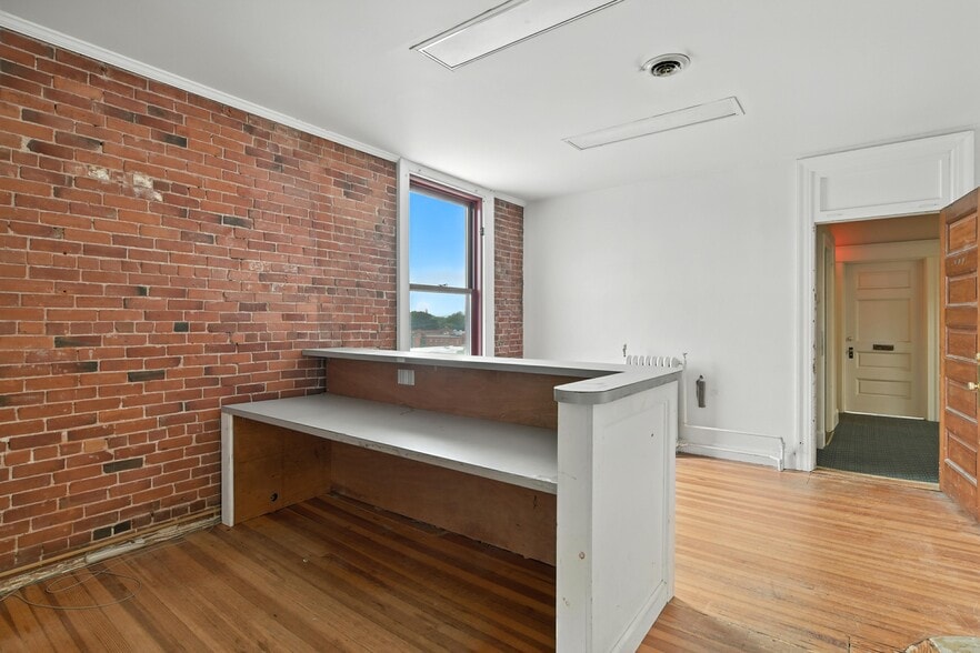 More Photos Of 76-82 Main St, Northampton Office For Lease