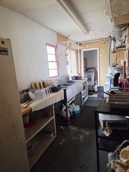 More Photos Of 124 Main St, Wakita Restaurant For Sale