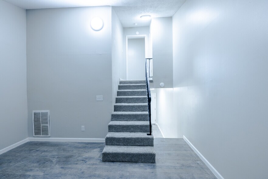 More Photos Of 961 Old Hickory Blvd, Jackson Apartments For Sale
