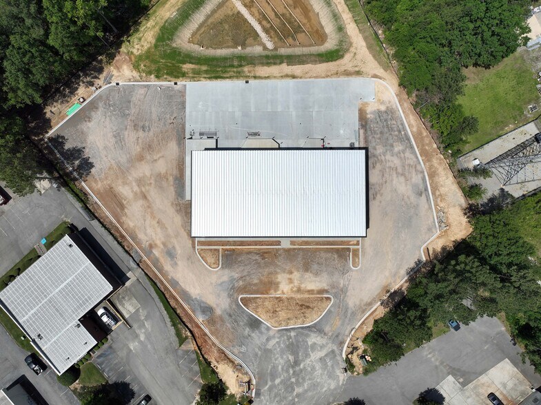 More Photos Of 150 Centrum Dr, Irmo Warehouse For Lease