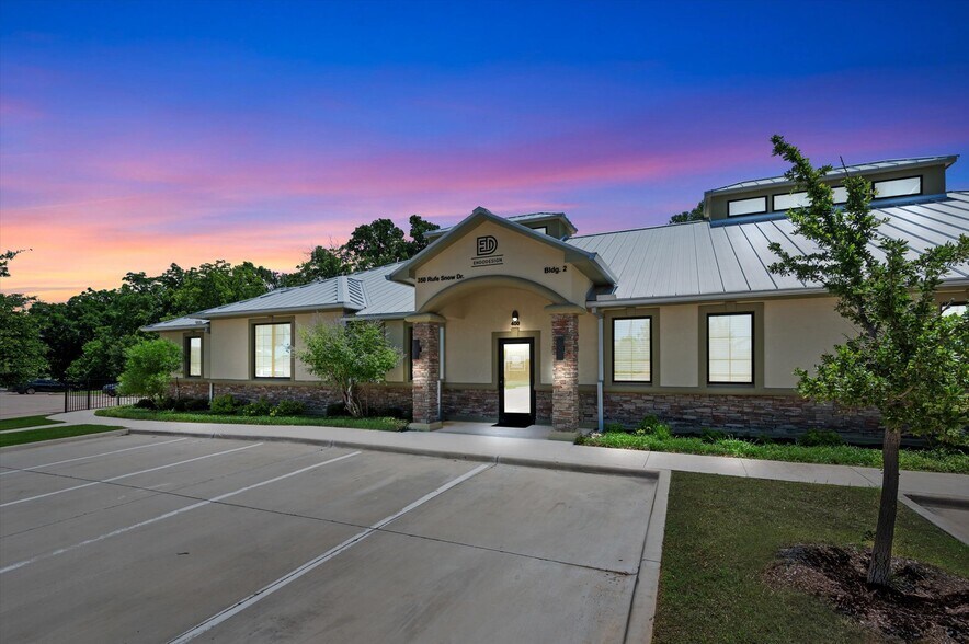 More Photos Of 350 Rufe Snow Dr, Keller Medical For Lease