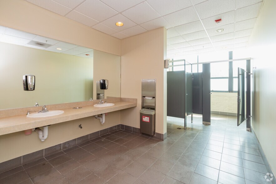 More Photos Of 1485 Bay Shore Blvd, San Francisco Office For Lease