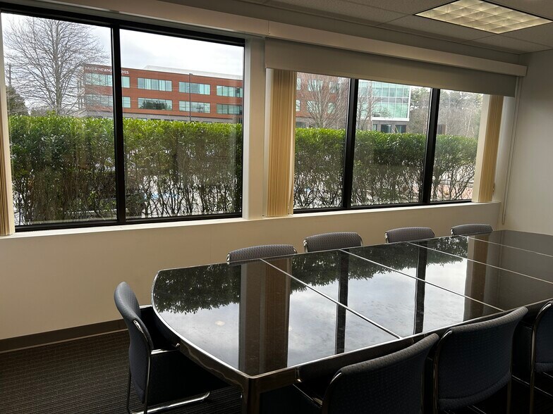 More Photos Of 230 Commerce Way, Portsmouth Office For Lease