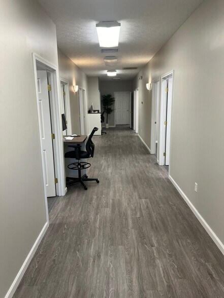 More Photos Of 8605 N Dixie Dr, Dayton Office For Lease