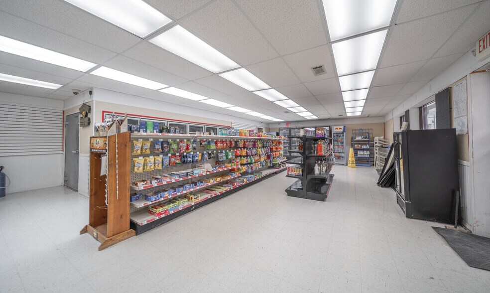 More Photos Of 29176 MO-7, Edwards General Retail For Sale