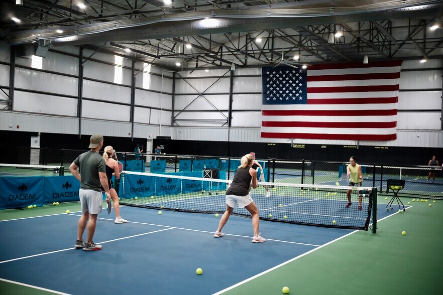 More Photos Of 2795 E 91st St, Tulsa Sports And Entertainment For Sale