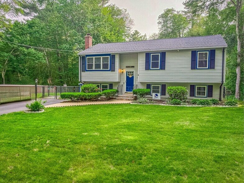 More Photos Of Bay Road, North Easton Specialty For Sale