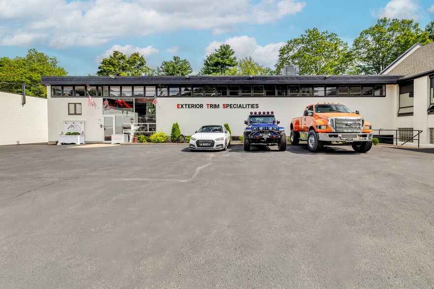 More Photos Of 300 Riverside Ave, Bristol Manufacturing For Sale