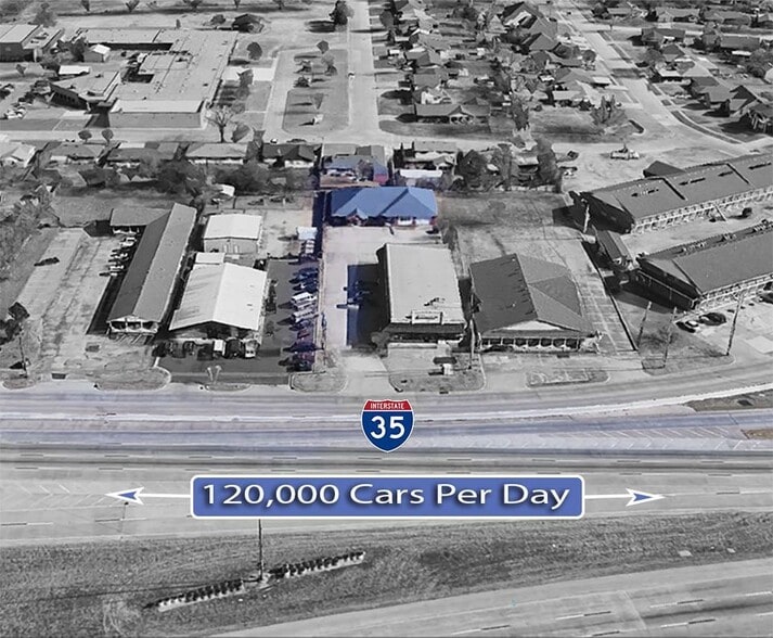 More Photos Of 1936 N Broadway St, Moore Showroom For Lease