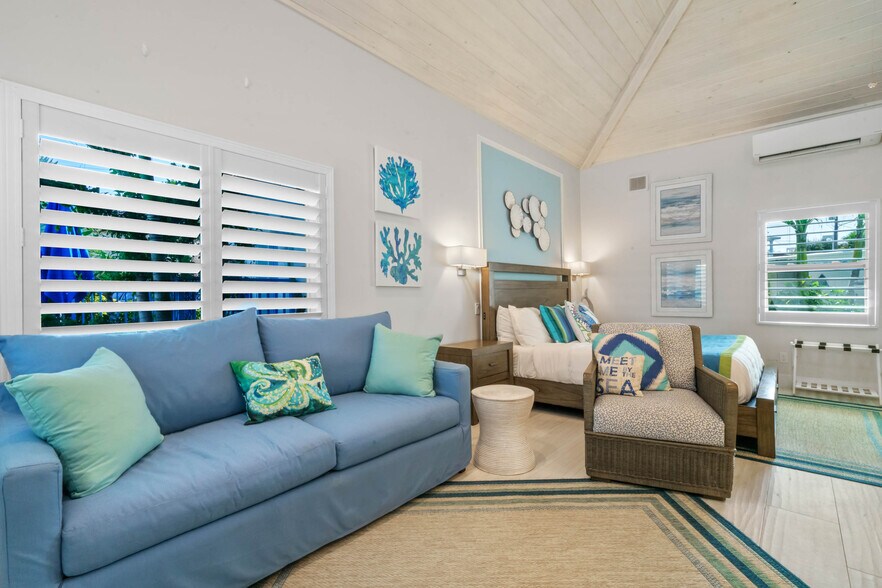 More Photos Of 2903 Hill St, New Smyrna Beach Hotel For Sale