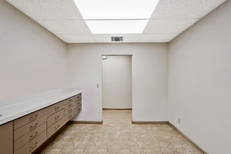 More Photos Of 505 SE 6th Ave, Delray Beach Medical For Sale