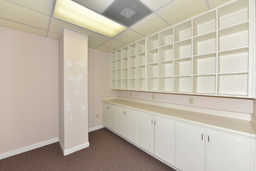 More Photos Of 3120 Medlock Bridge Rd, Peachtree Corners Light Distribution For Lease