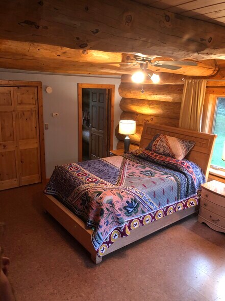 More Photos Of 465 Westover Rd, Two Harbors Specialty For Sale