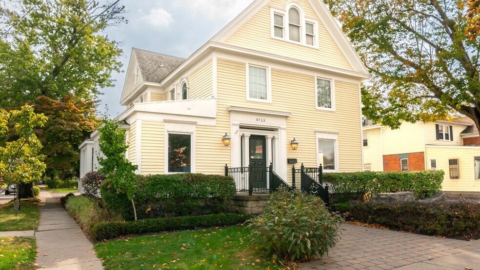 Primary Photo Of 5725 Main St, Buffalo Freestanding For Lease