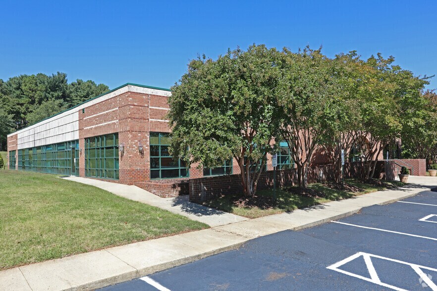 More Photos Of 7701 Thorndike Rd, Greensboro Office For Lease