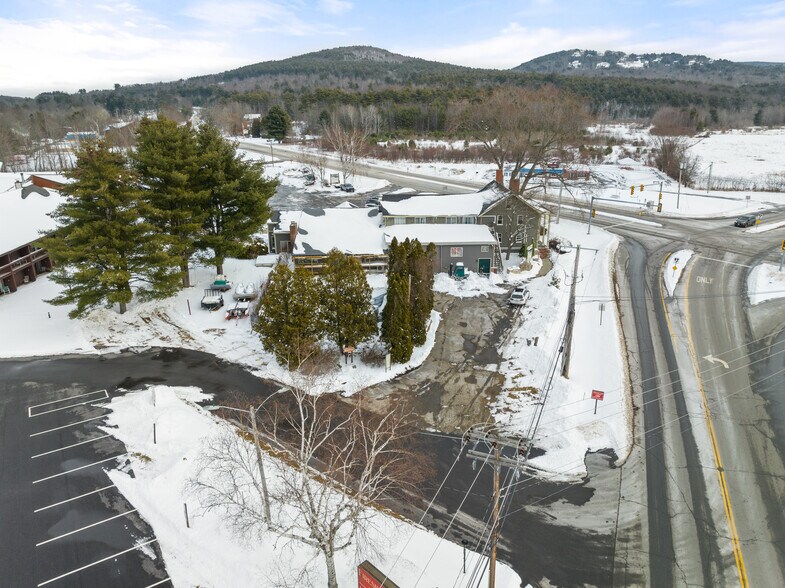 More Photos Of 1934 Lakeshore Rd, Gilford Office For Sale
