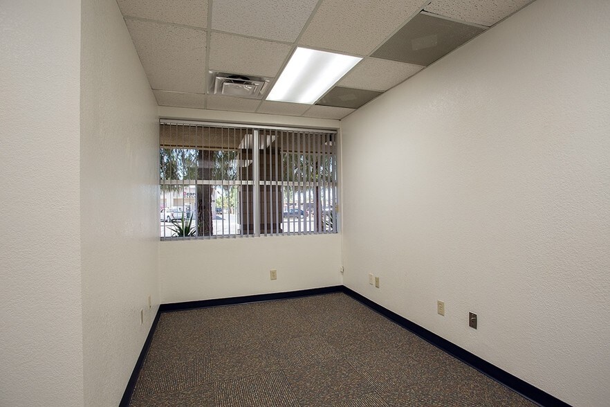 More Photos Of 3118 E McDowell Rd, Phoenix Office For Lease