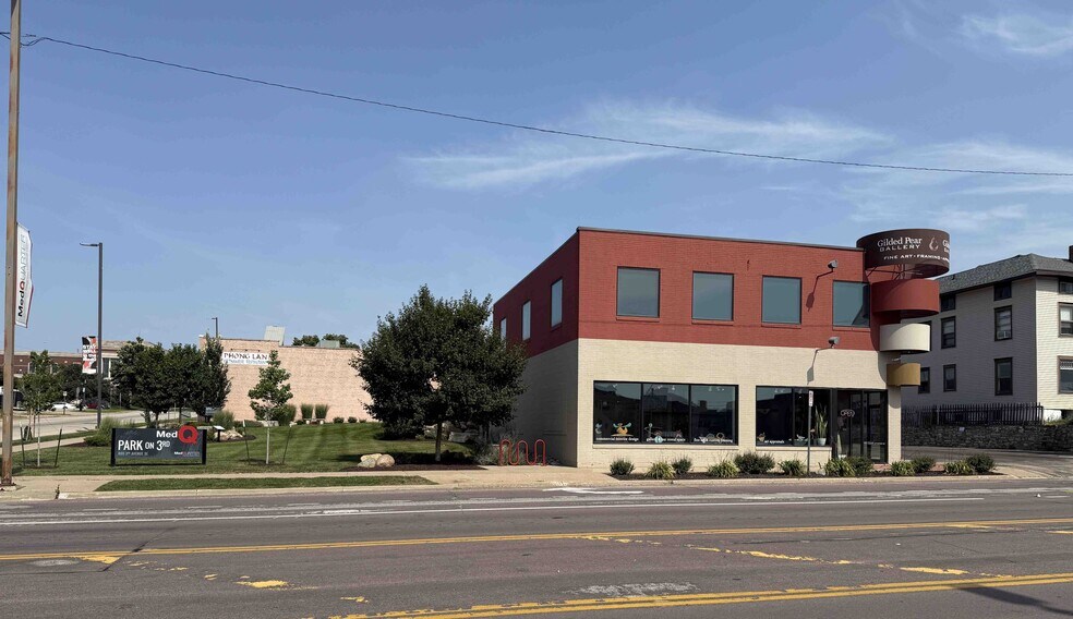 More Photos Of 808 3rd Ave SE, Cedar Rapids General Retail For Sale