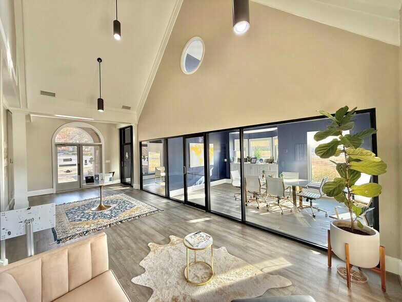 More Photos Of 204 Griffin Park Dr, Birmingham Office For Sale